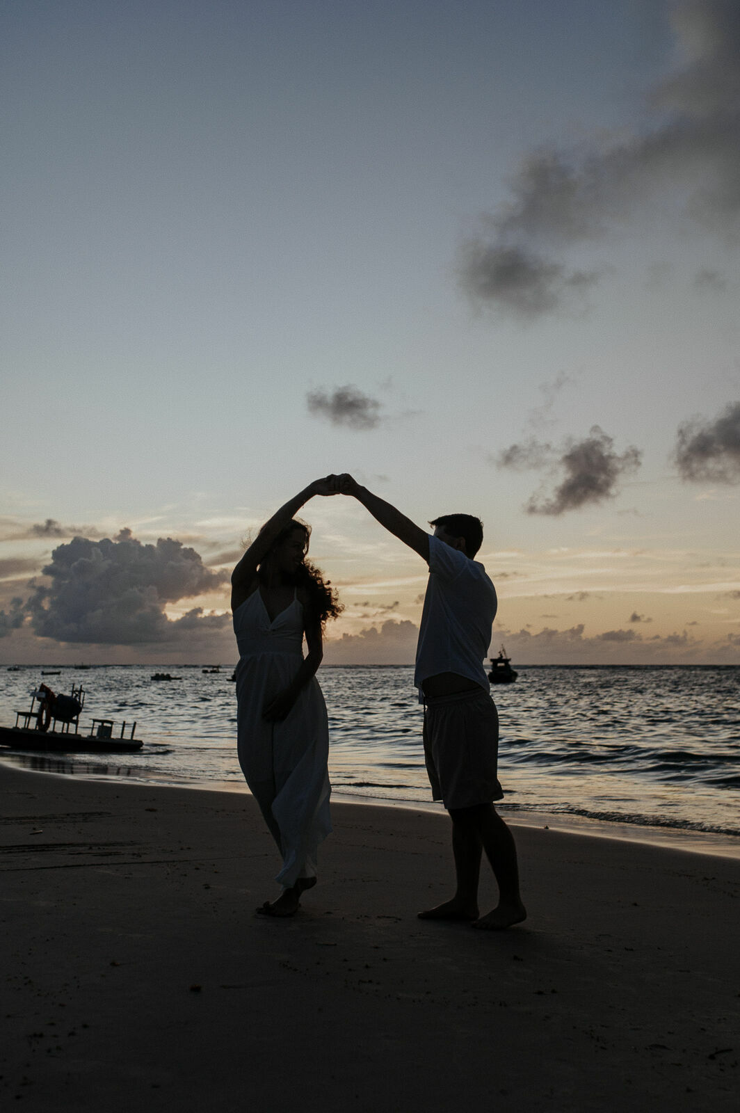 Foto Amor, praia e mar - Bianca e Leonardo Foto Amor, praia e mar - Bianca e Leonardo - Imagem 1