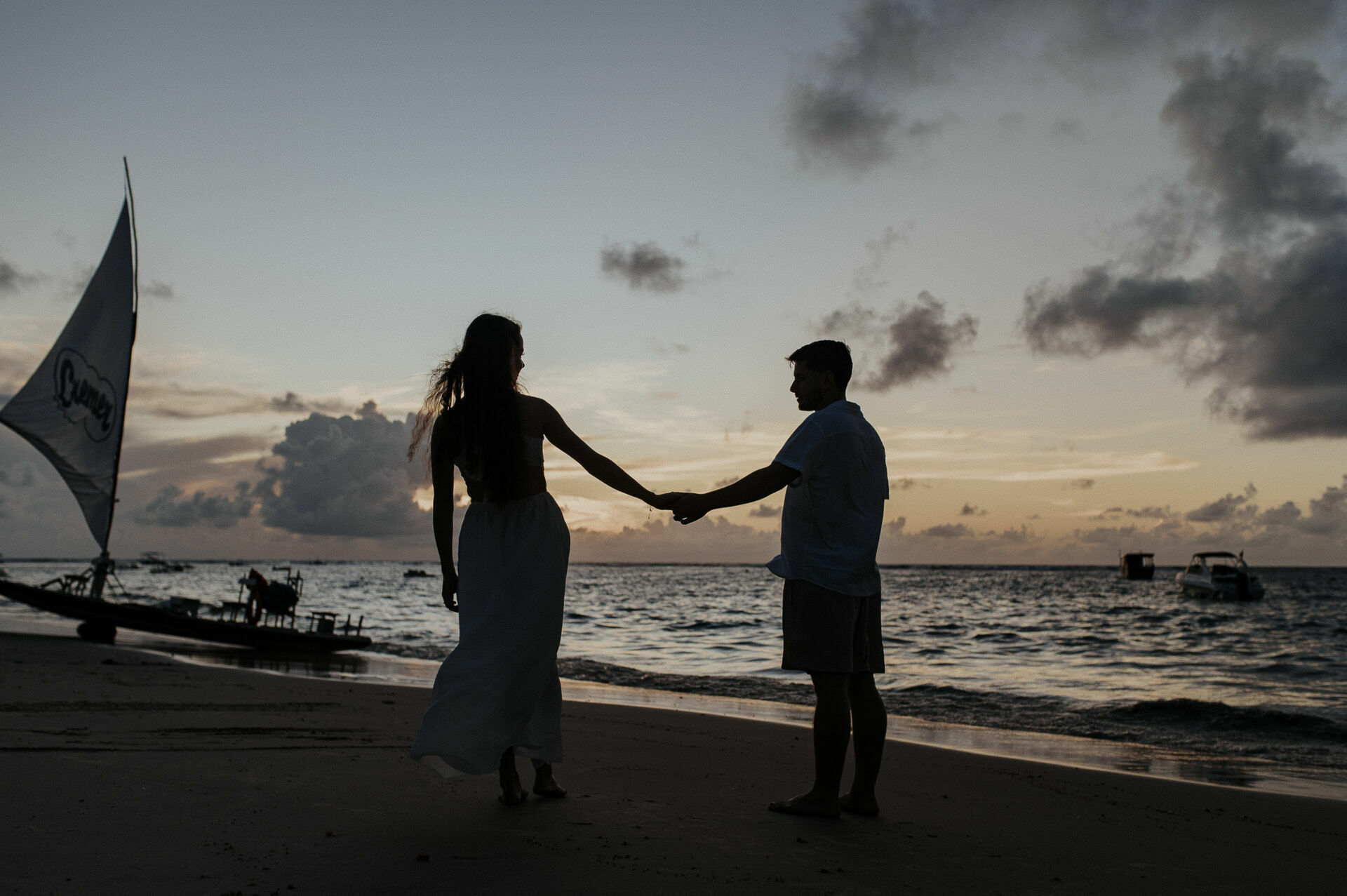 Foto Amor, praia e mar - Bianca e Leonardo Foto Amor, praia e mar - Bianca e Leonardo - Imagem 0
