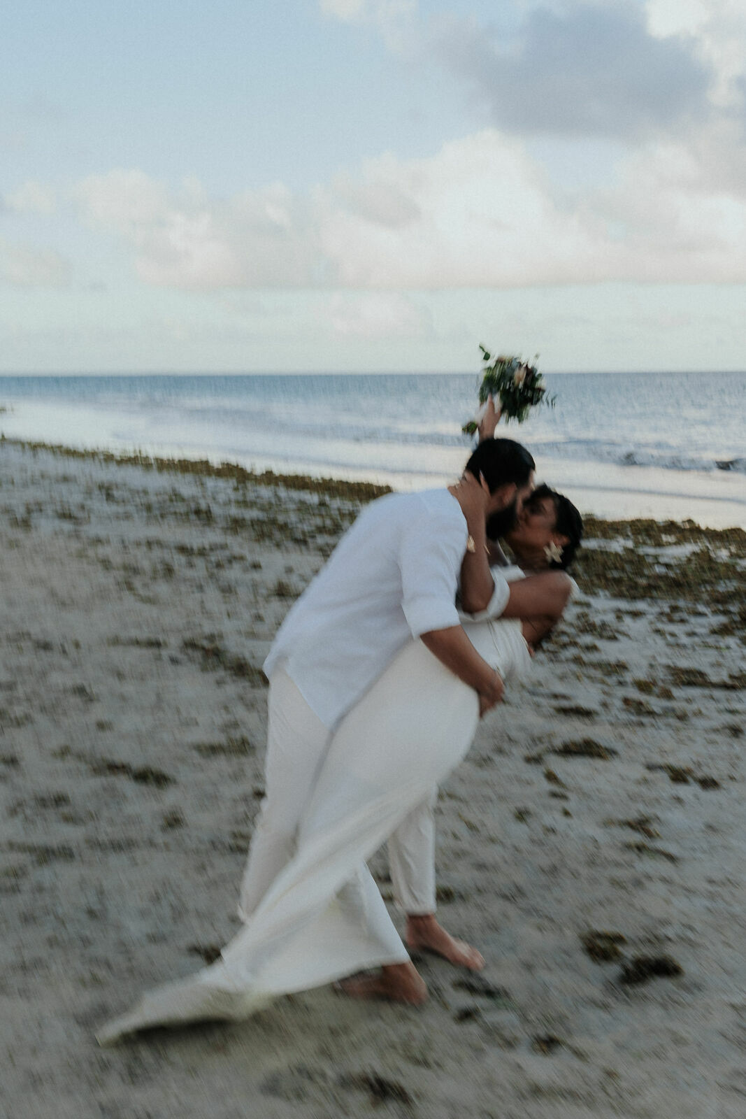 Foto Sonho de casar na praia - Aline e André - Imagem 35